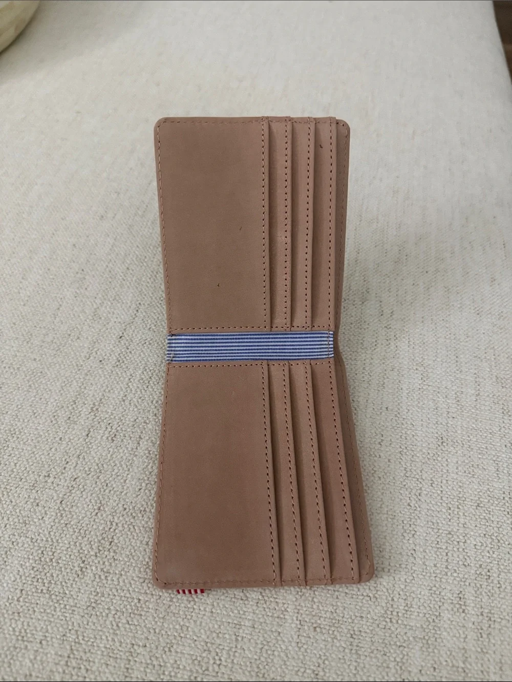 Herschel Supply Company blush leather bifold wallet - Picture 3 of 3